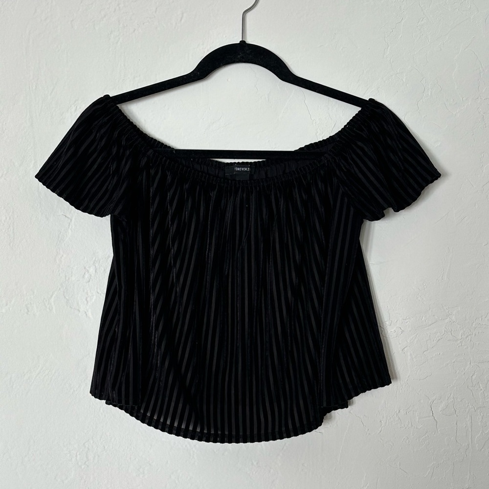 Velvet ribbed off the shoulder cropped flutter sleeve top - Forever 21 size Med